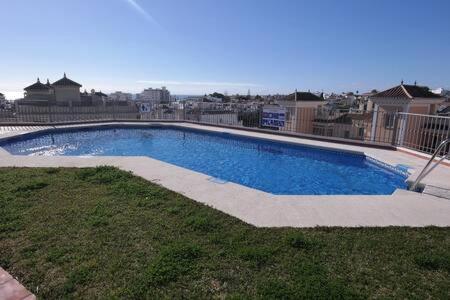 Amplio Apartamento Con Piscina Cerca De La Playa Nerja Εξωτερικό φωτογραφία