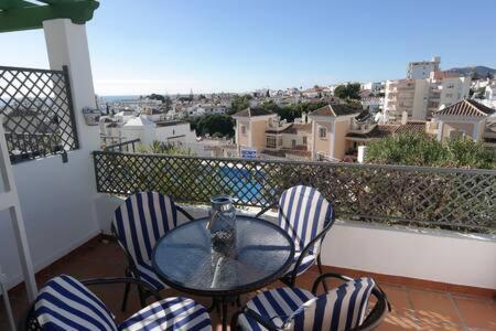 Amplio Apartamento Con Piscina Cerca De La Playa Nerja Εξωτερικό φωτογραφία